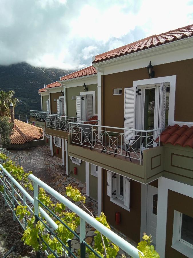 Dogis Retreat Apartment Agia Efimia Ngoại thất bức ảnh