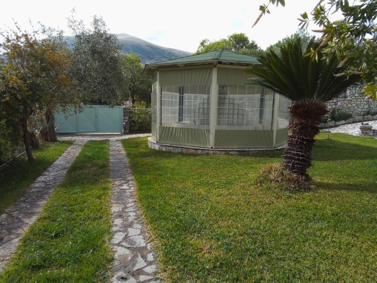 Dogis Retreat Apartment Agia Efimia Ngoại thất bức ảnh