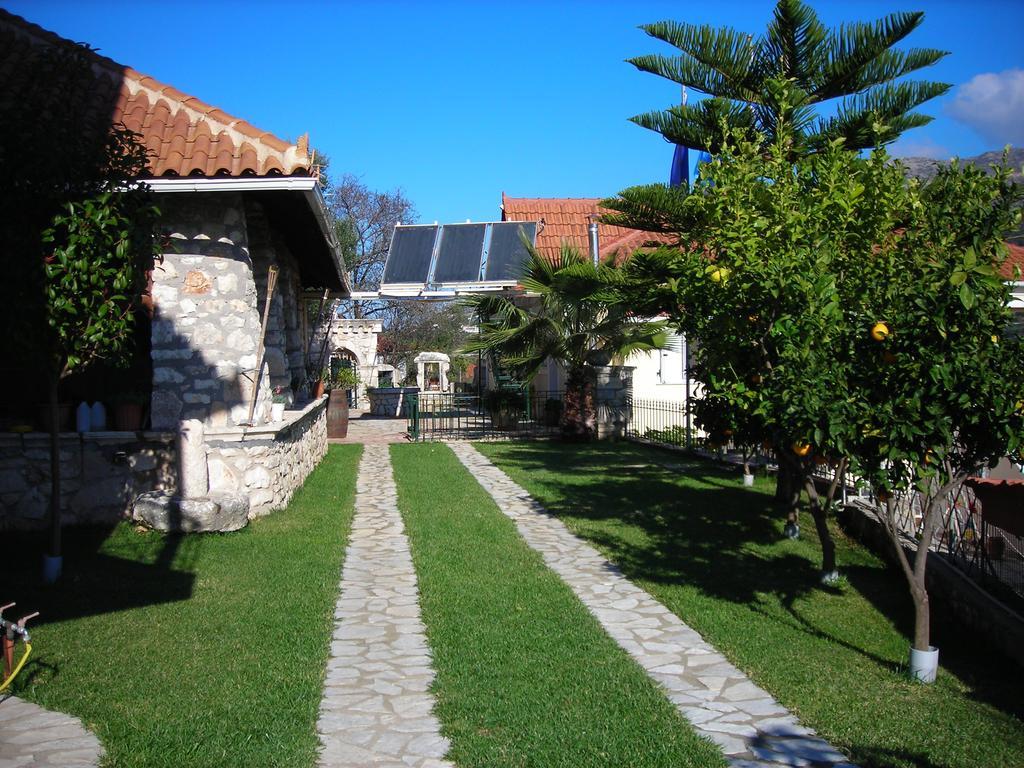 Dogis Retreat Apartment Agia Efimia Ngoại thất bức ảnh