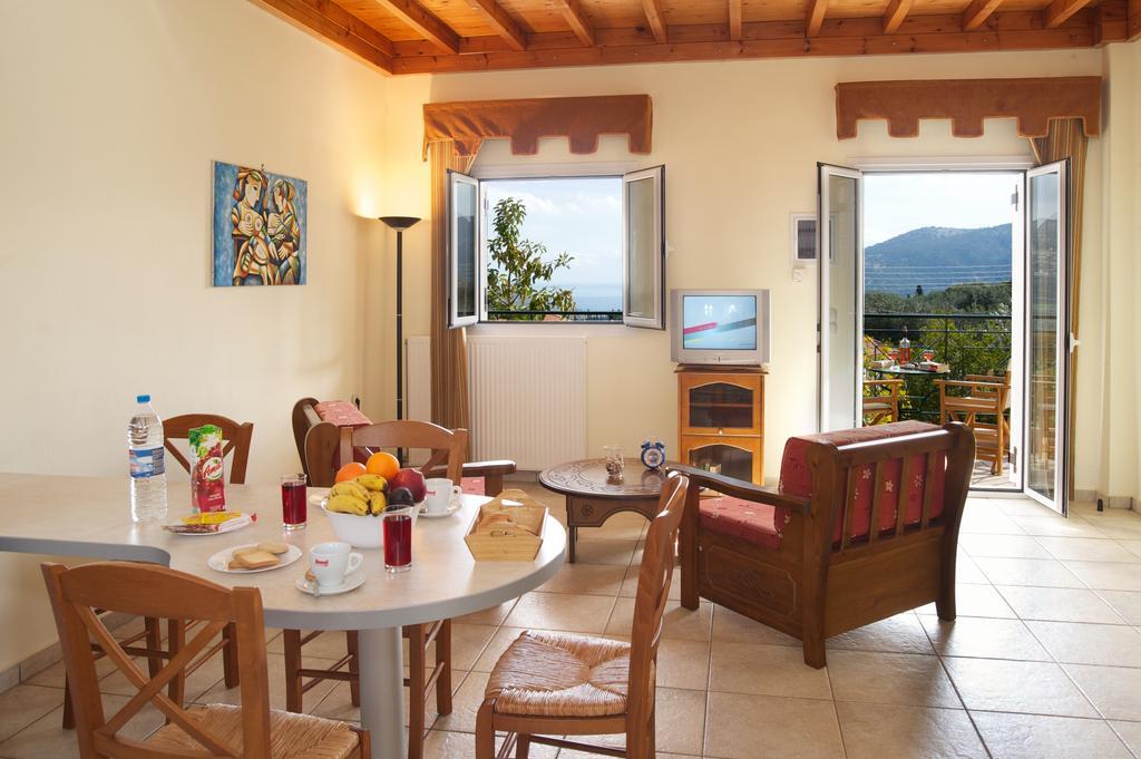 Dogis Retreat Apartment Agia Efimia Phòng bức ảnh